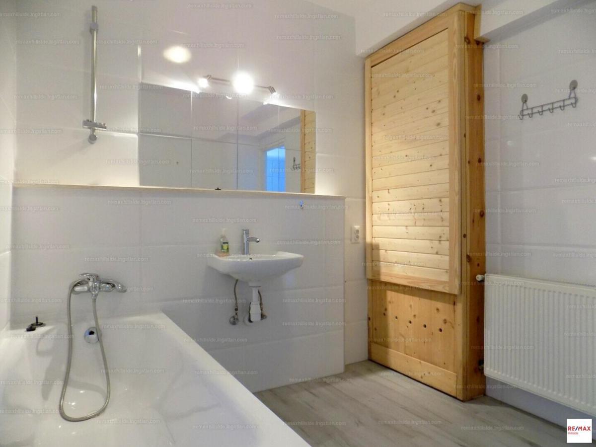 Romantic Two Bedroom Apartments In The Hills Of Budapest With Private Parking Bagian luar foto